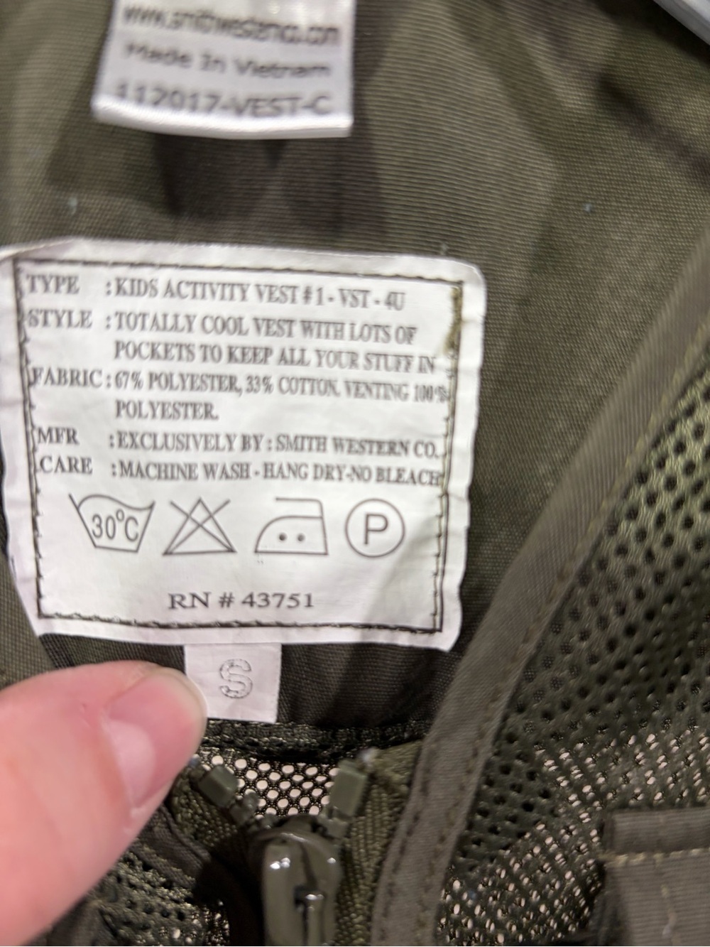 Yellowstone Junior Ranger Olive Green Kids' Vest - Picture 3 of 3